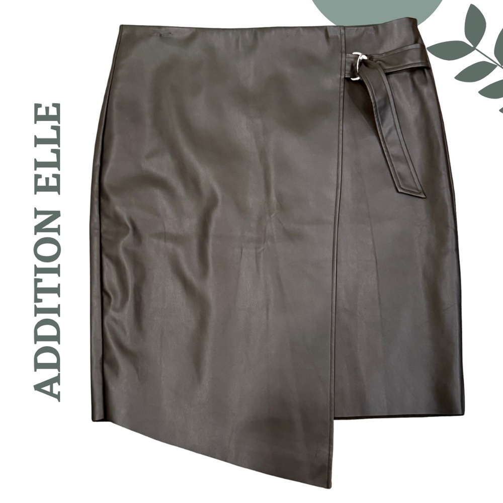 Sleek + Chic Faux Leather Skirt – Black | Exposed Zipper ADDITION ELLE Size 16